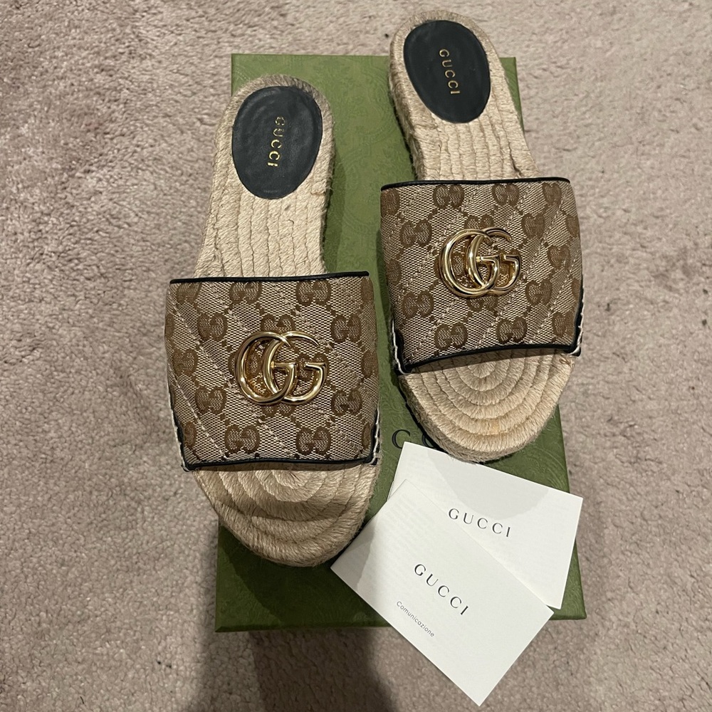 Authentic GUCCI WOMEN'S GG MATELASSÉ CANVAS ESPADRILLE SANDAL